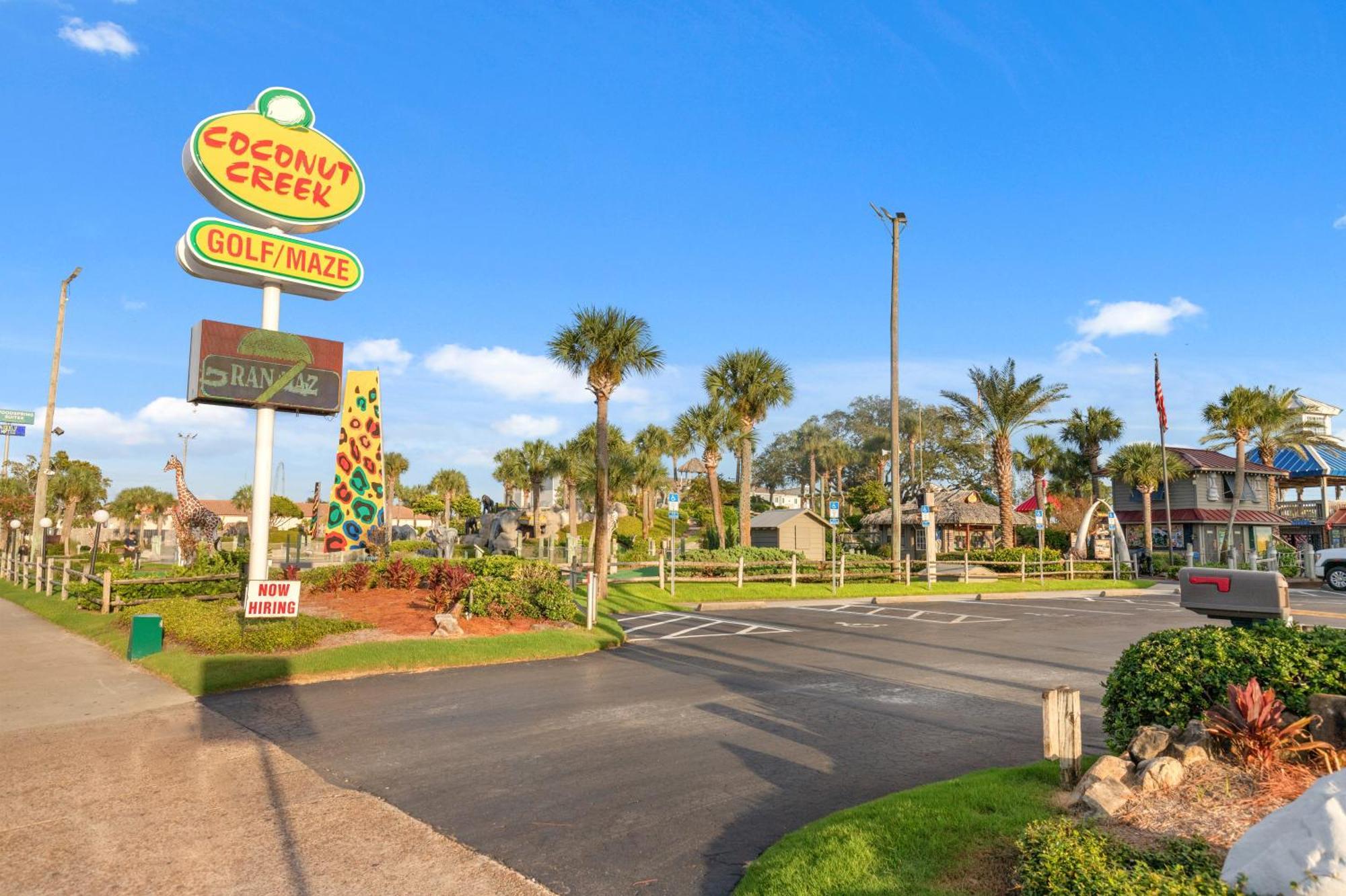 Treasure Tides-3br Beachfront Corner Unit Sleeps 8 With Stunning Gulf Views! Holiday home *