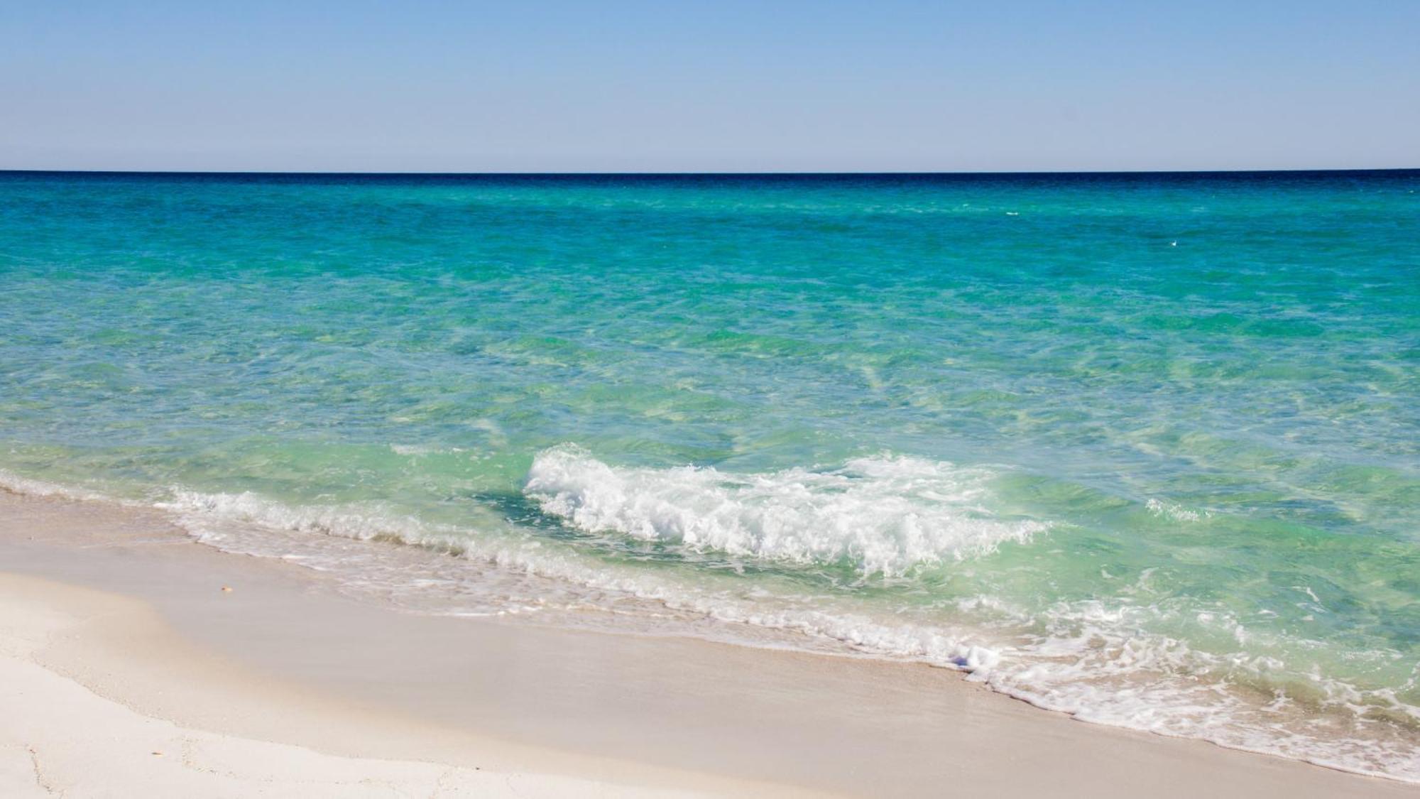Treasure Tides-3br Beachfront Corner Unit Sleeps 8 With Stunning Gulf Views! Holiday home Panama City Beach