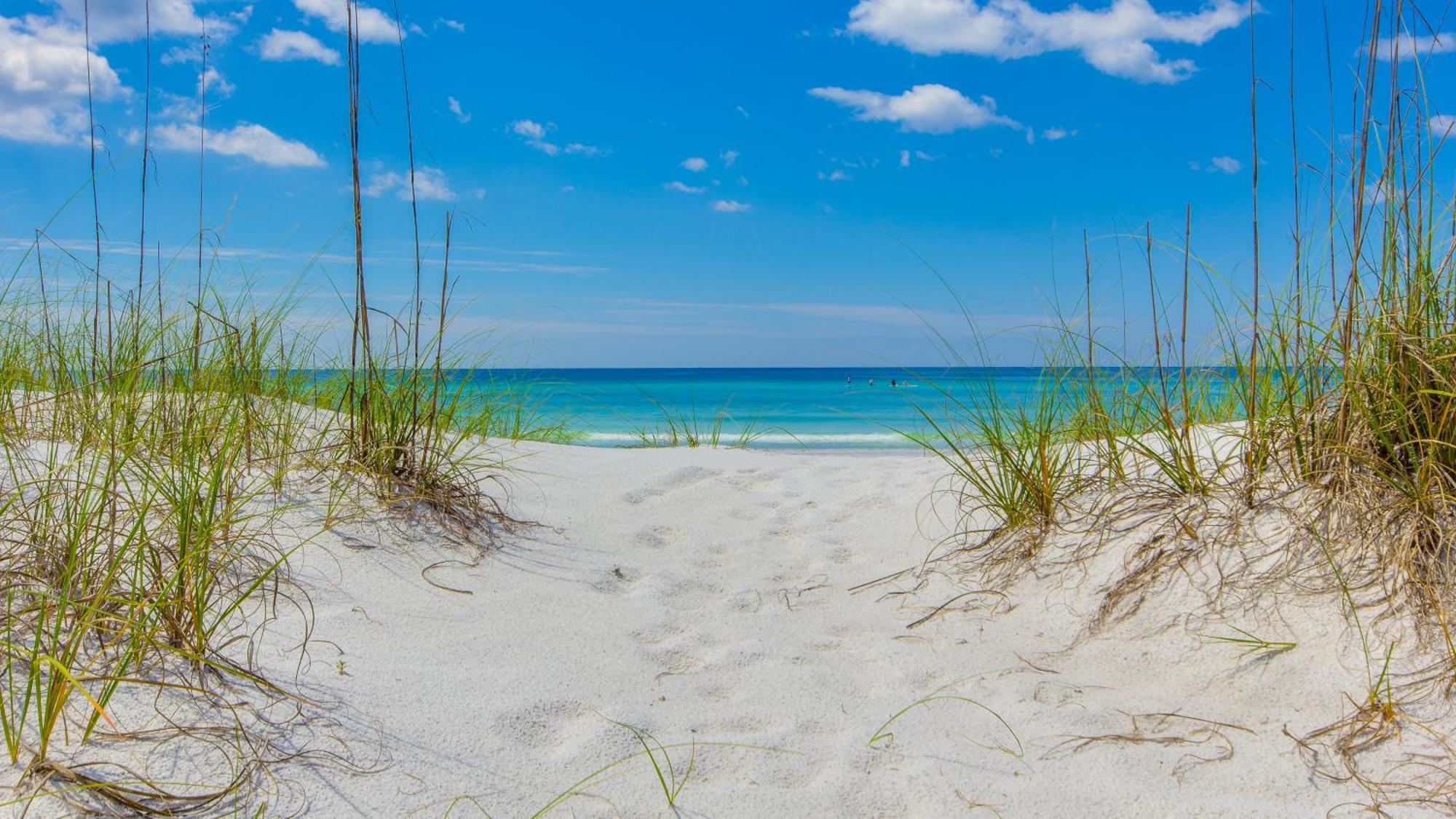 Holiday home Treasure Tides-3br Beachfront Corner Unit Sleeps 8 With Stunning Gulf Views!