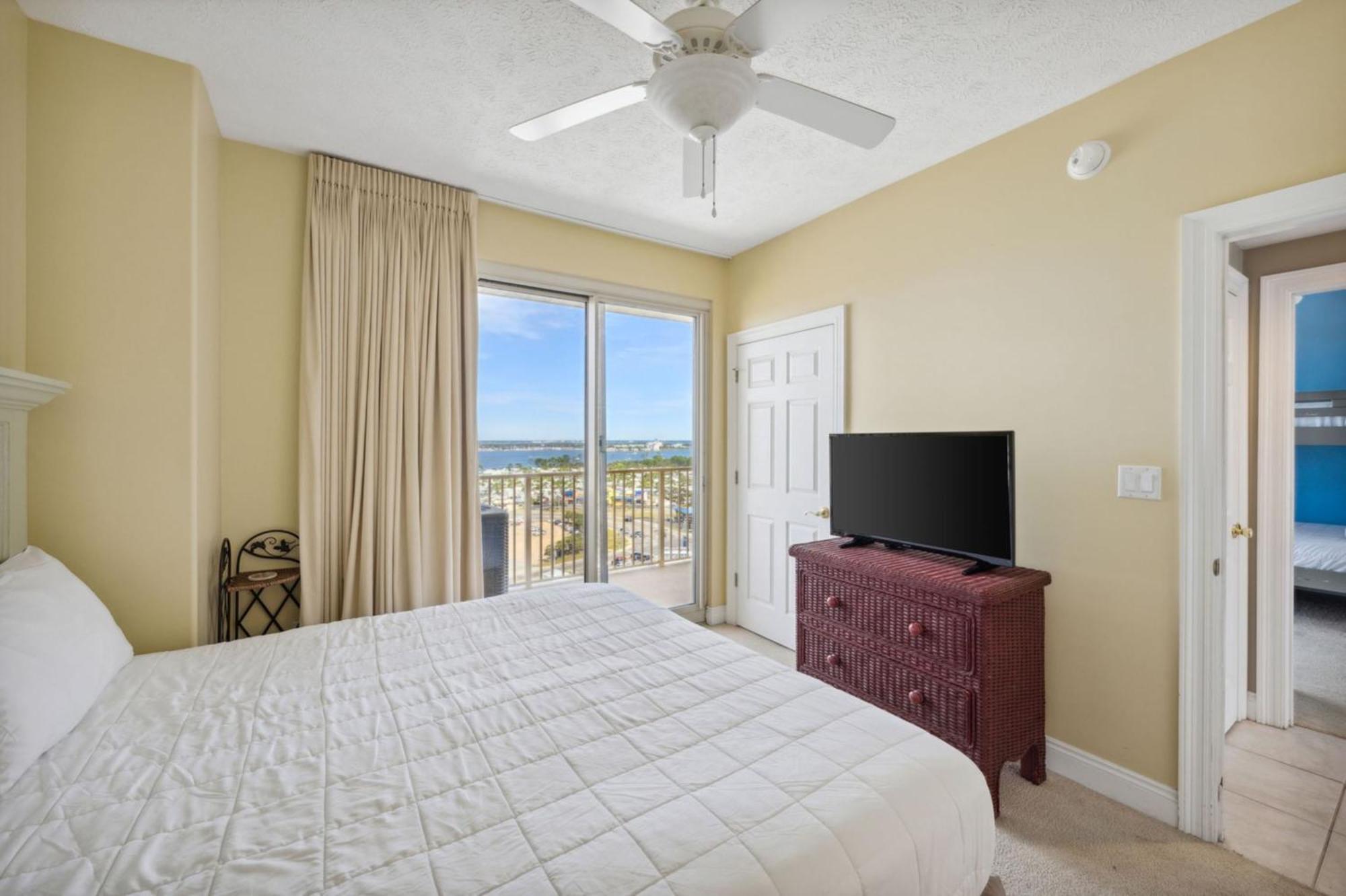 Treasure Tides-3br Beachfront Corner Unit Sleeps 8 With Stunning Gulf Views! Holiday home Panama City Beach